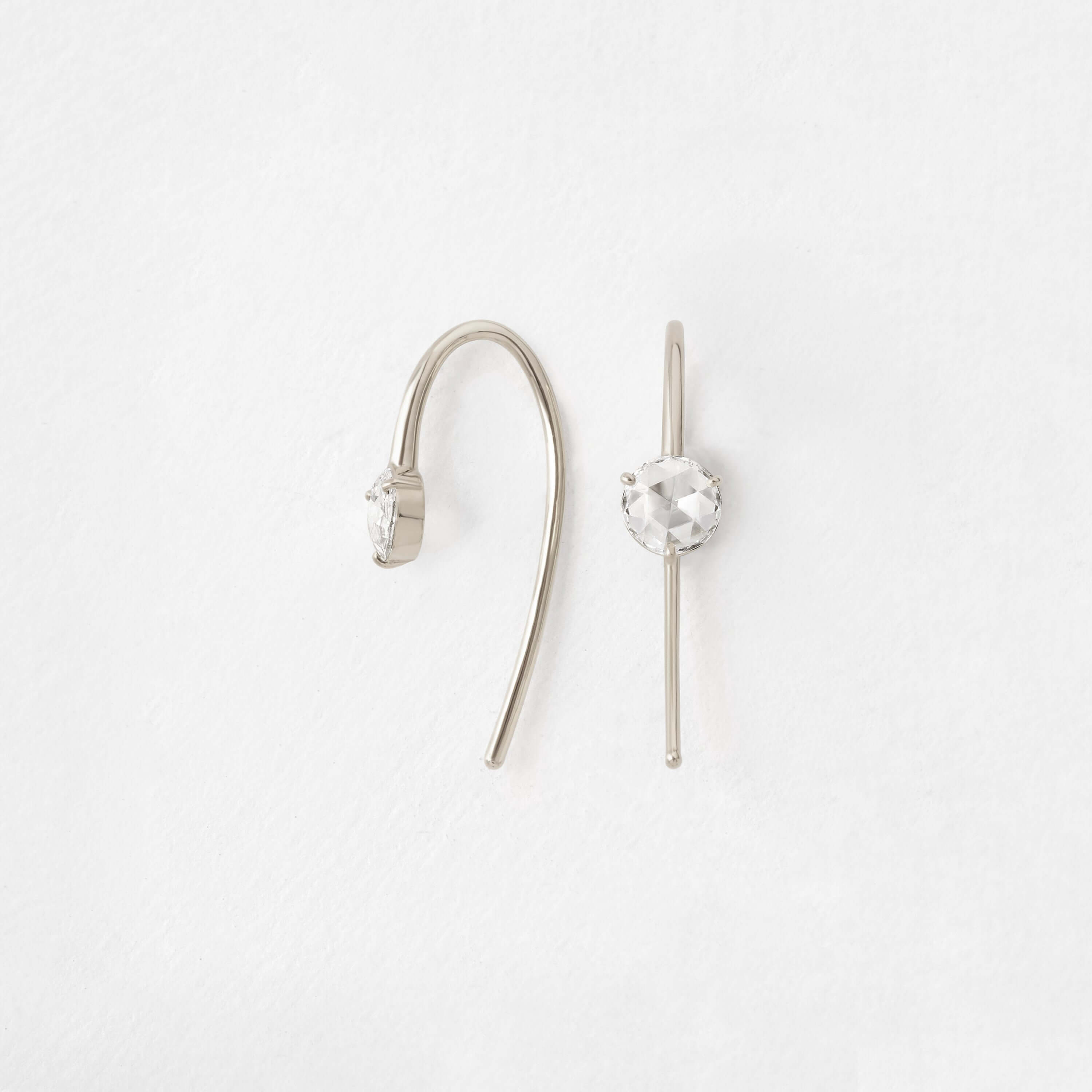 Tres Hammered C Hoop Earrings in Silver - Granola Child