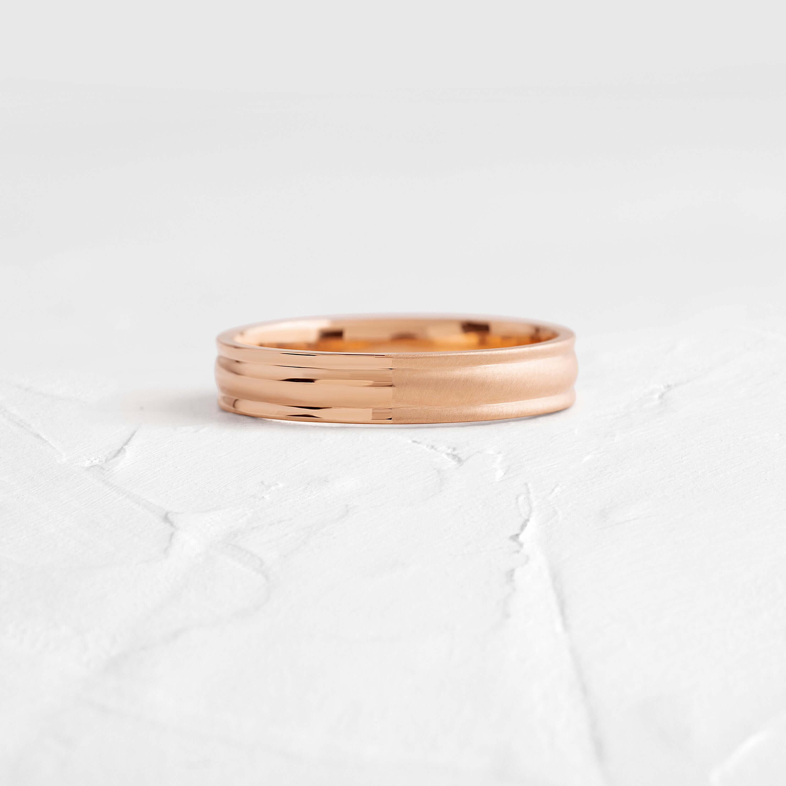 Rolling wedding band outlet